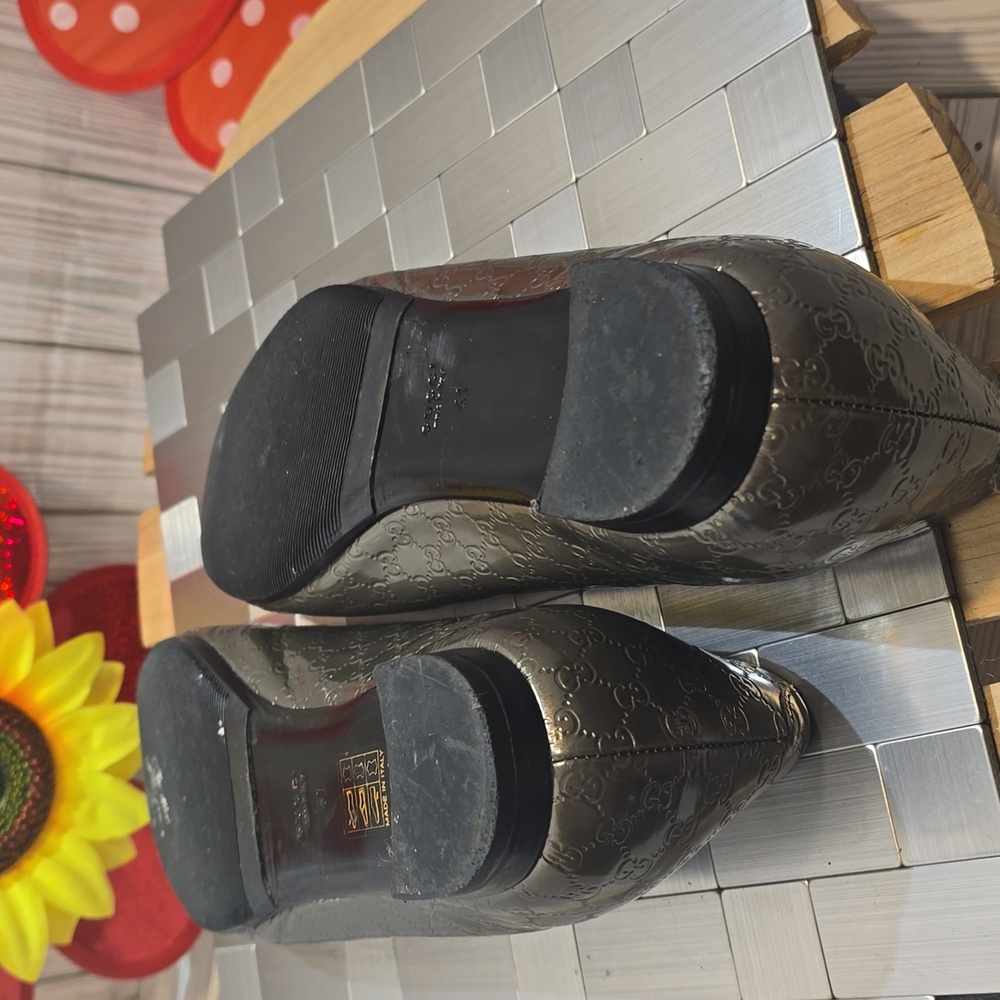 Gucci Metallic Gray Peep-Toe Flats - Picture 7 of 12